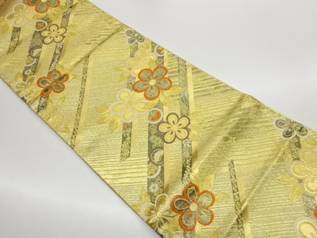 斜線に梅模様織出し袋帯